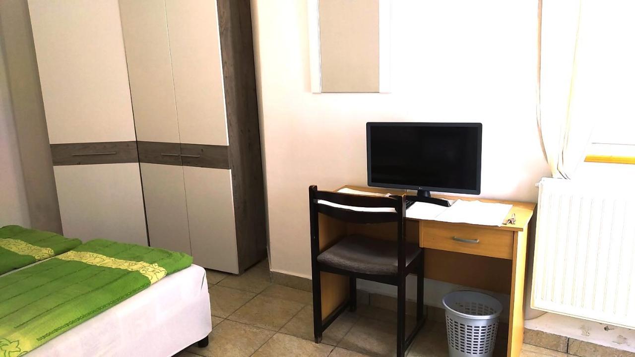 Hostel Maros Győr Zewnętrze zdjęcie