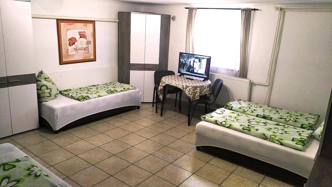 Hostel Maros Győr Zewnętrze zdjęcie